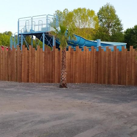Mobilhome Bien Equipe Et Climatise Mimizan Exterior photo